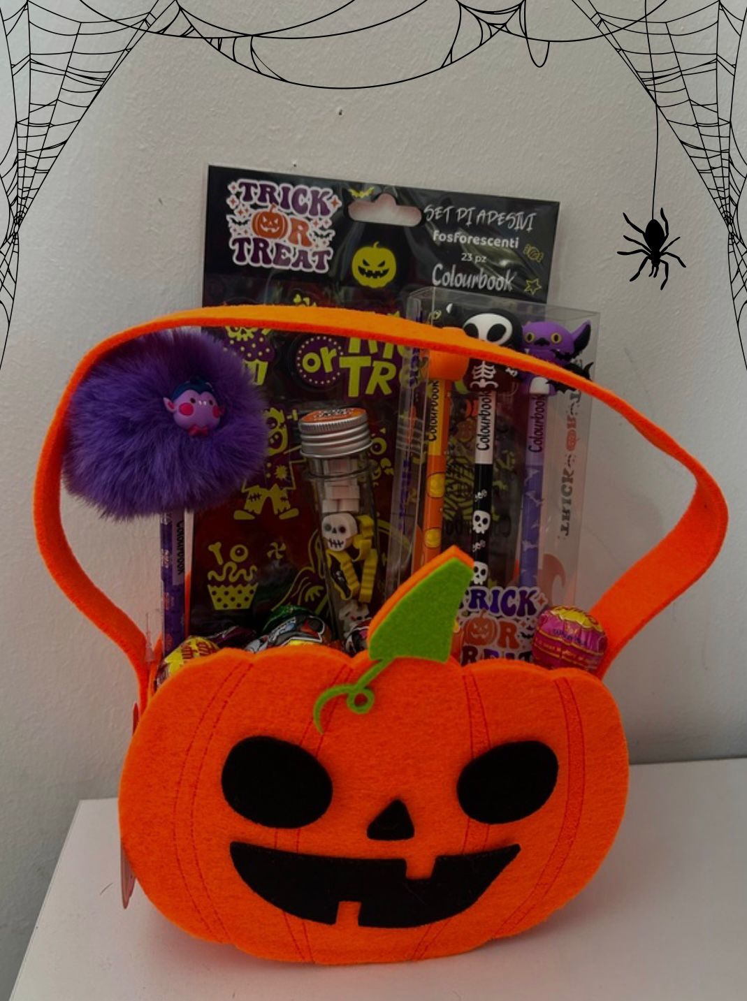SET CANCELLERIA HALLOWEEN CON OMAGGIO COLOURBOOK
